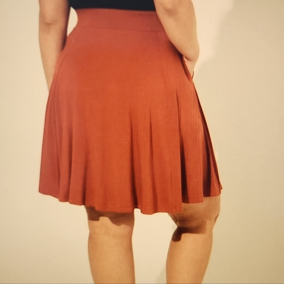 Torrid Mini Super Soft Skirt Size 3 - Picture 2 of 9